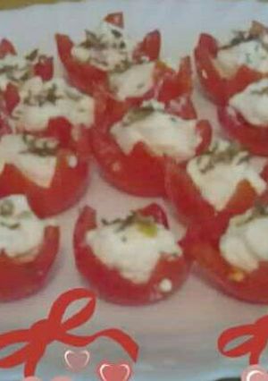 Foto principal de Tomates cherry relleno de cóctel de marisco