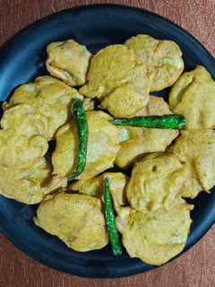 बटाटा भजी (Batata Bhajji Recipe In Marathi) रेसिपी चे मुख्य फोटो