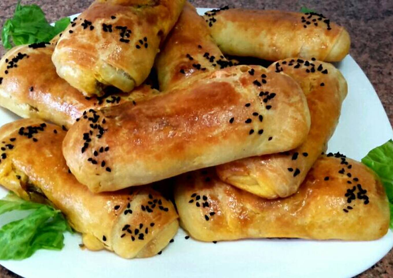 Msamen relleno de pollo y verduras /comida de Marruecos