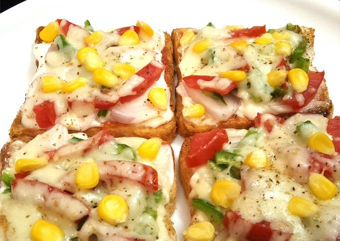 Cheesy bread pizza