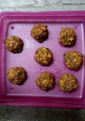 A picture of Baked Broccoli Balls.