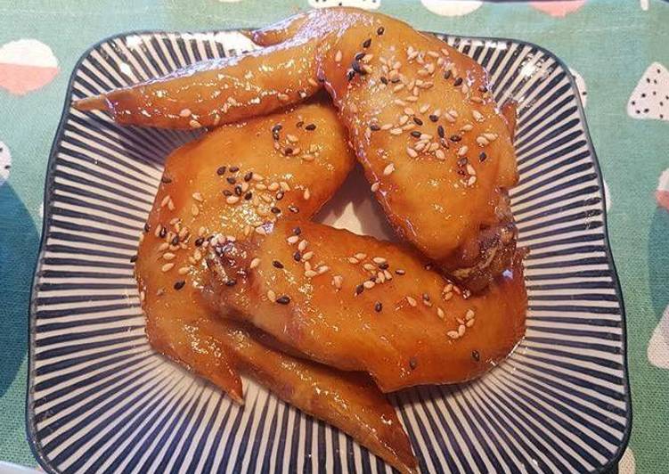 Steps to Prepare Speedy Fried Chicken Wings with Japanese sweet sauce