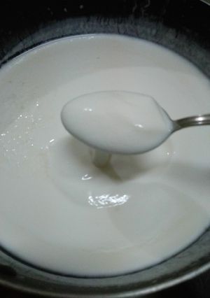 Una foto de Yogurt natural casero
