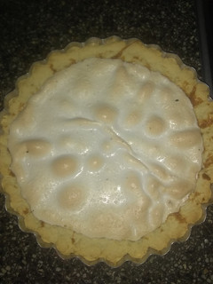 Una foto de Tarta de dulce de leche y merengue italiano