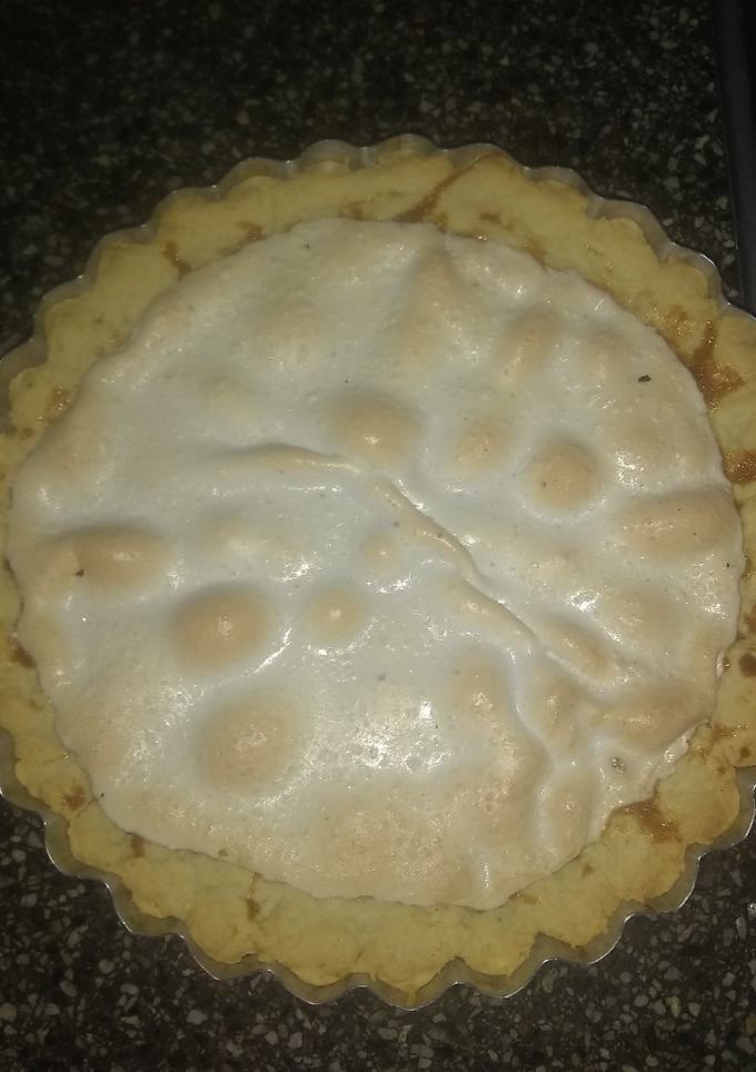 Una foto de Tarta de dulce de leche y merengue italiano