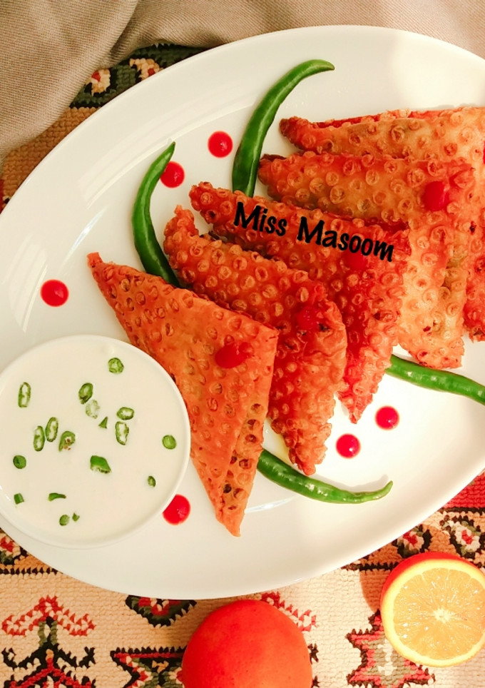 عکسی از دستور سمبوسه گوشت و قارچ