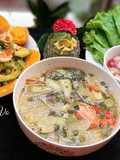 Bữa cơm nhà có món tôm càng xanh