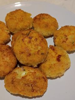 Foto di Polpette di pane raffermo, patate e tonno