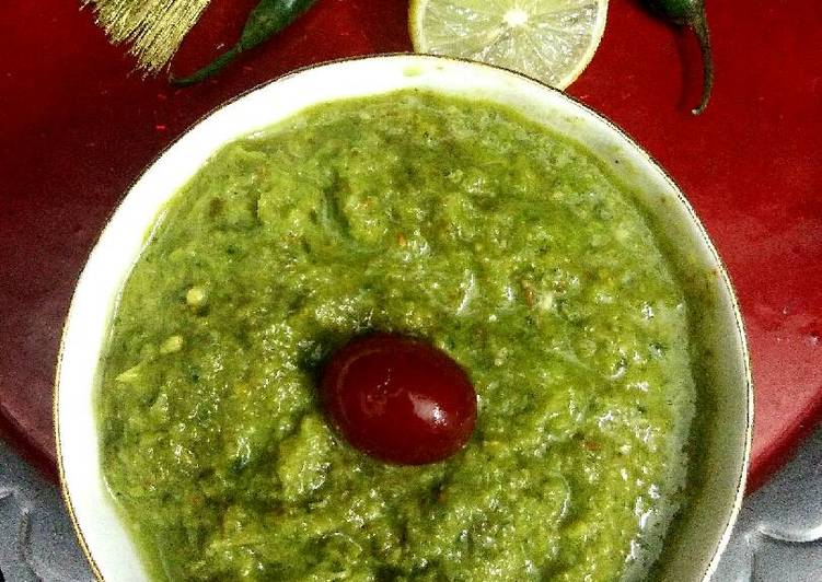 Steps to Prepare Garden Green Sauce in 13 Minutes for Young Wife