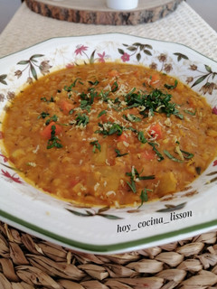 Una foto de Sopa cremosa de lentejas rojas