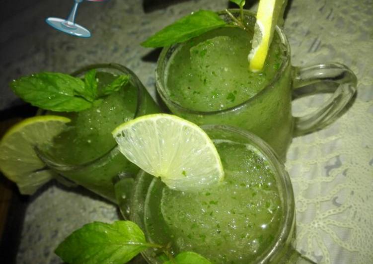 Refreshing mint lemonade