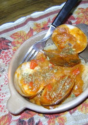Una foto de Fideos de arroz para celiacos con mejillones