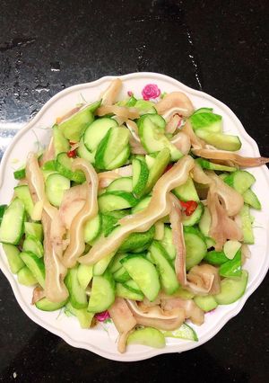 Hình của món Tai heo bóp dưa chuột.