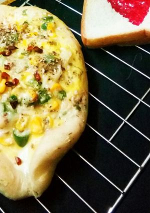 A picture of Sunshine cheesy pizza.