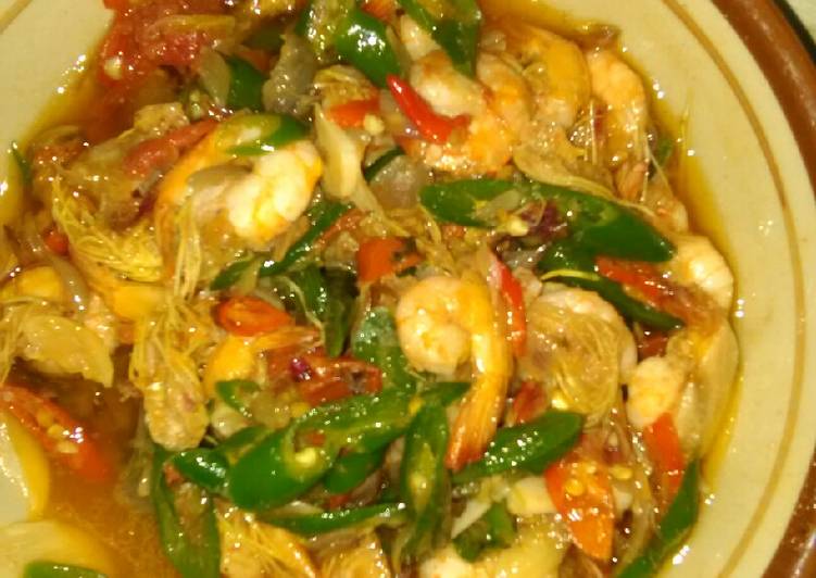 Resep Tumis udang cabai hijau Anti Gagal