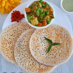 A picture of Set Dosa with vegetable sagu (mixed veggies curry)..