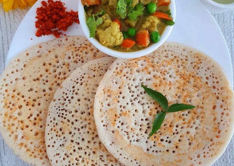 Set Dosa with vegetable sagu (mixed veggies curry).