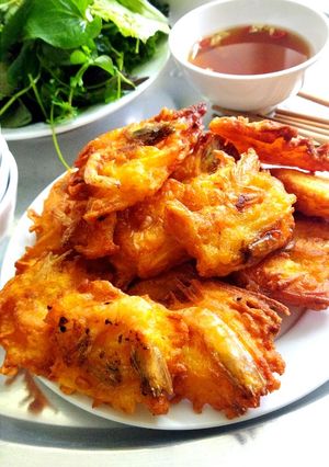 Hình của món Bánh tôm giòn rụm.