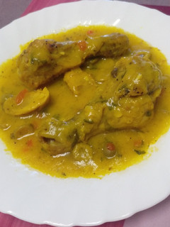 Una foto de Pollo con aceitunas