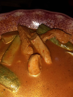 Una foto de Pollo con Calabazas en salsita asada