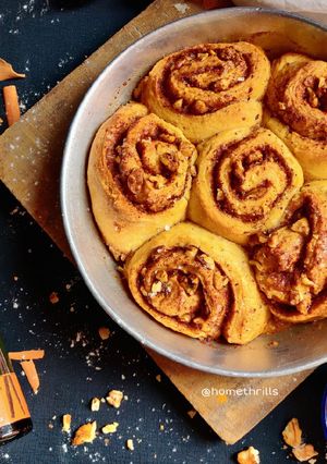A picture of Walnut Vanilla Rolls.