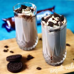 A picture of Oreo milkshake.