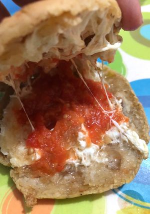 Una foto de Gorditas de queso con masa con chicharrón