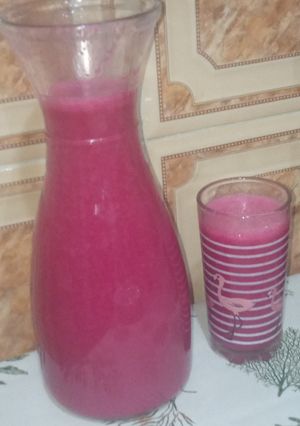 Une photo de Jus de citron fraise orange 🍋🍓🍊💛❤️🧡