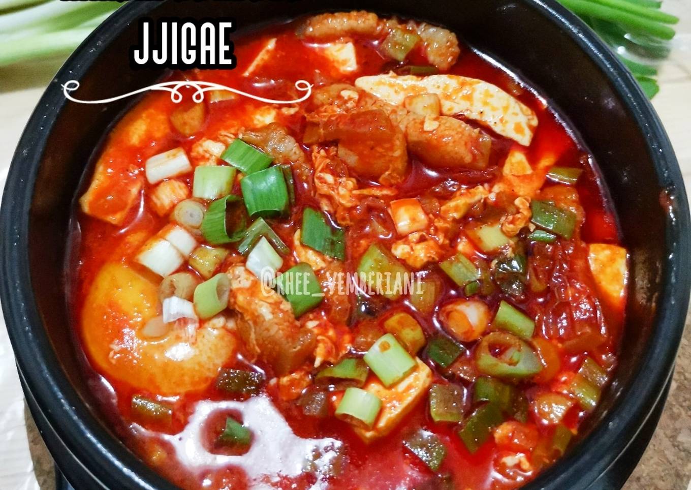Spicy Soft Tofu Stew (Kimchi Sundubu Jjigae <br /> 김치순두부찌개)