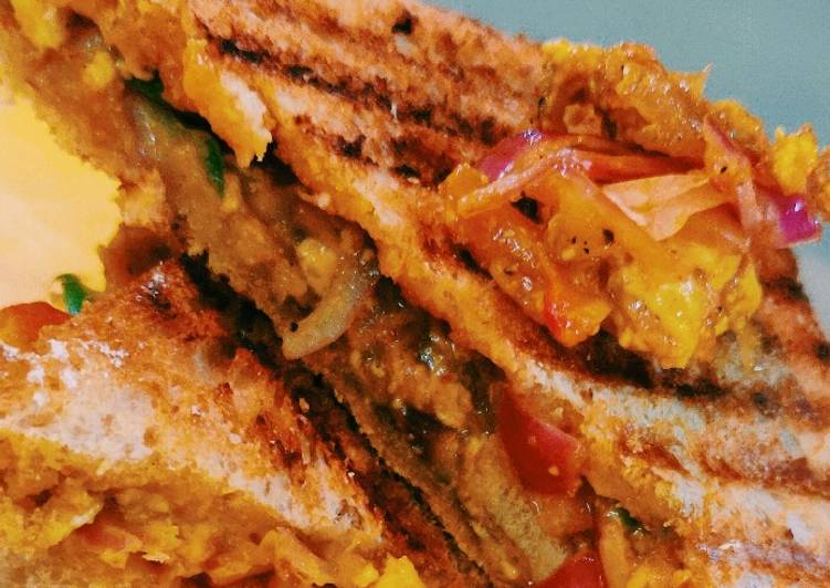 How to Make Super Quick Paneer Bhurji grilled sanwich