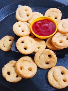 पोटैटो स्माइली (Potato Smiley recipe in Hindi) रेसिपी मुख्य फोटो