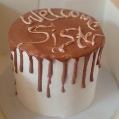 A picture of Whipped cream frosting.