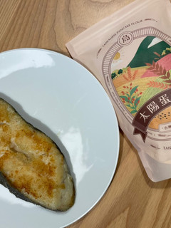 太陽蛋餅粉香煎脆皮比目魚片 的食譜成品照片