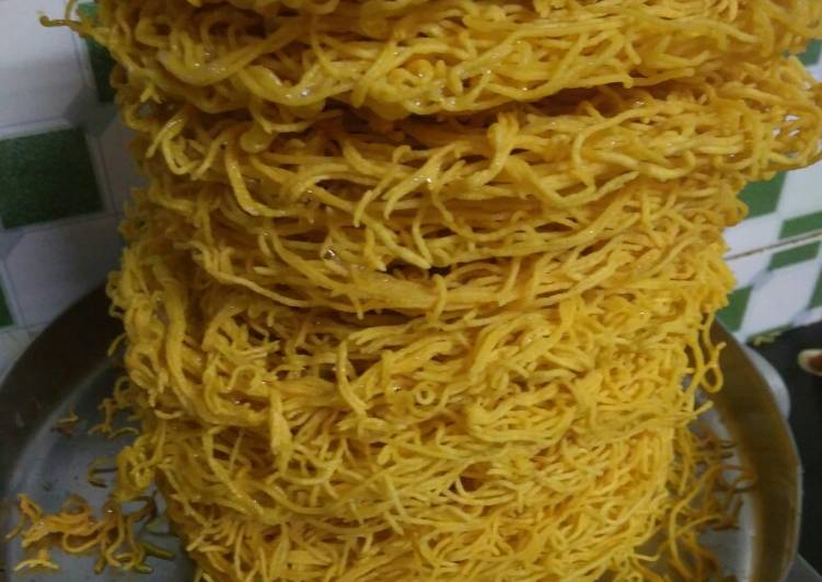 Besan sev (Gram flour sev)