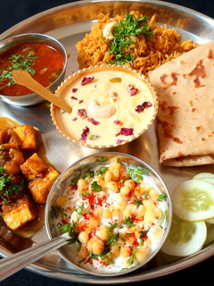 काजू,पनीर मसाला (kaju paneer masala recipe in marathi) रेसिपी चे मुख्य फोटो