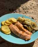 Salmón con alcachofas, puerro y patata en Lékué en 10 minutos