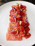 Tataki di Tonno con Carpaccio di Pomodoro, Fichi e Fiori di Campo