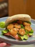 Pan bao con gambas rebozadas