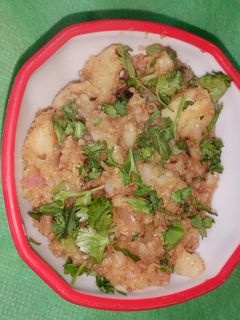 मसाला आलू(aloo masala recipe in hindi) रेसिपी मुख्य फोटो