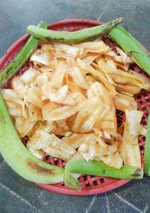 કેળાની વેફર (Banana Wafer Recipe In Gujarati) રેસીપી મુખ્ય ફોટો