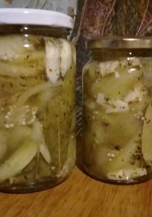 Una foto de Berenjenas en aceite. Conserva