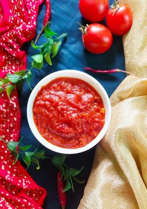 A picture of Pizza And Pasta sauce.