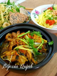 Hình của món Mì quảng ếch.