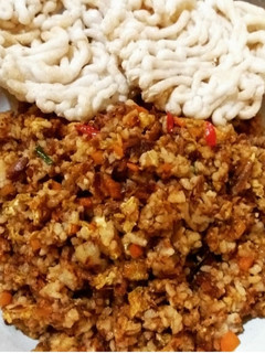 Foto resep Spicy Tuna Curry Fried Rice
