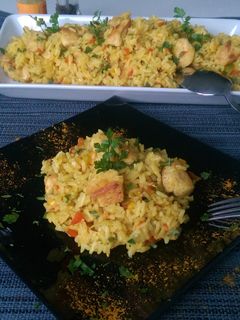 O poză a rețetei Orez curry cu piept de pui și legume.