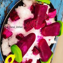 Dragon fruit popsicle A picture of Dragon fruit popsicle.