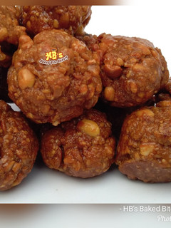 A picture of Coconut & peanut balls.