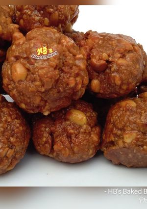 A picture of Coconut & peanut balls.