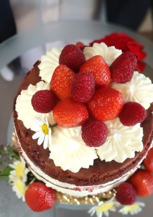 Una foto de Red Velvet Naked cake de coco