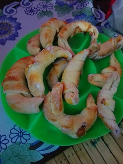 Una foto de Medialunas saladas con royal